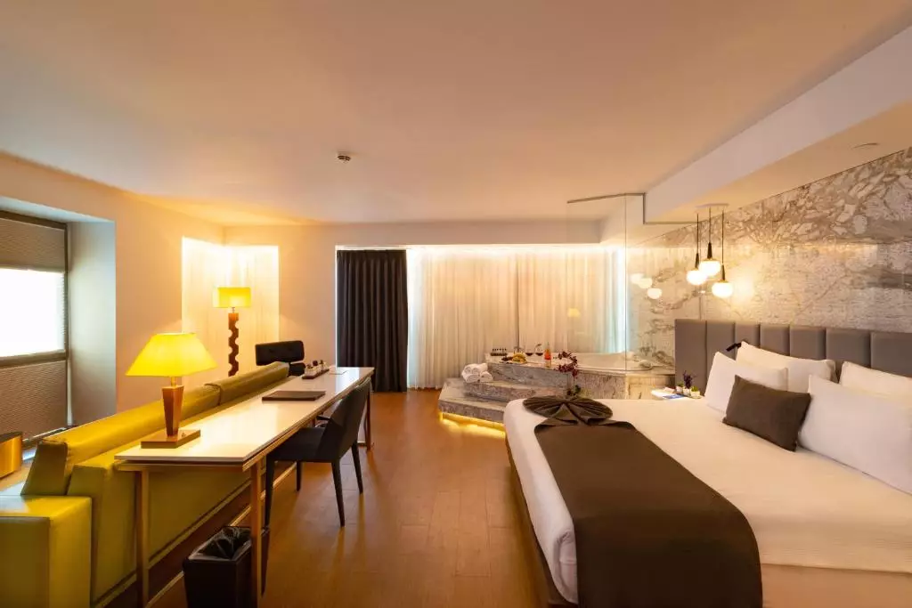 اتاق THE CRATON SISLI